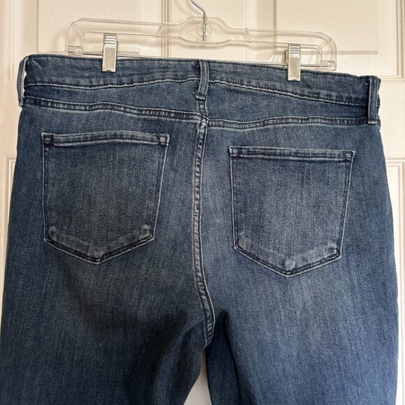 Old Navy WOW Straight Jeans Sz 16 High Rise Medium Wash Denim - Picture 4 of 7